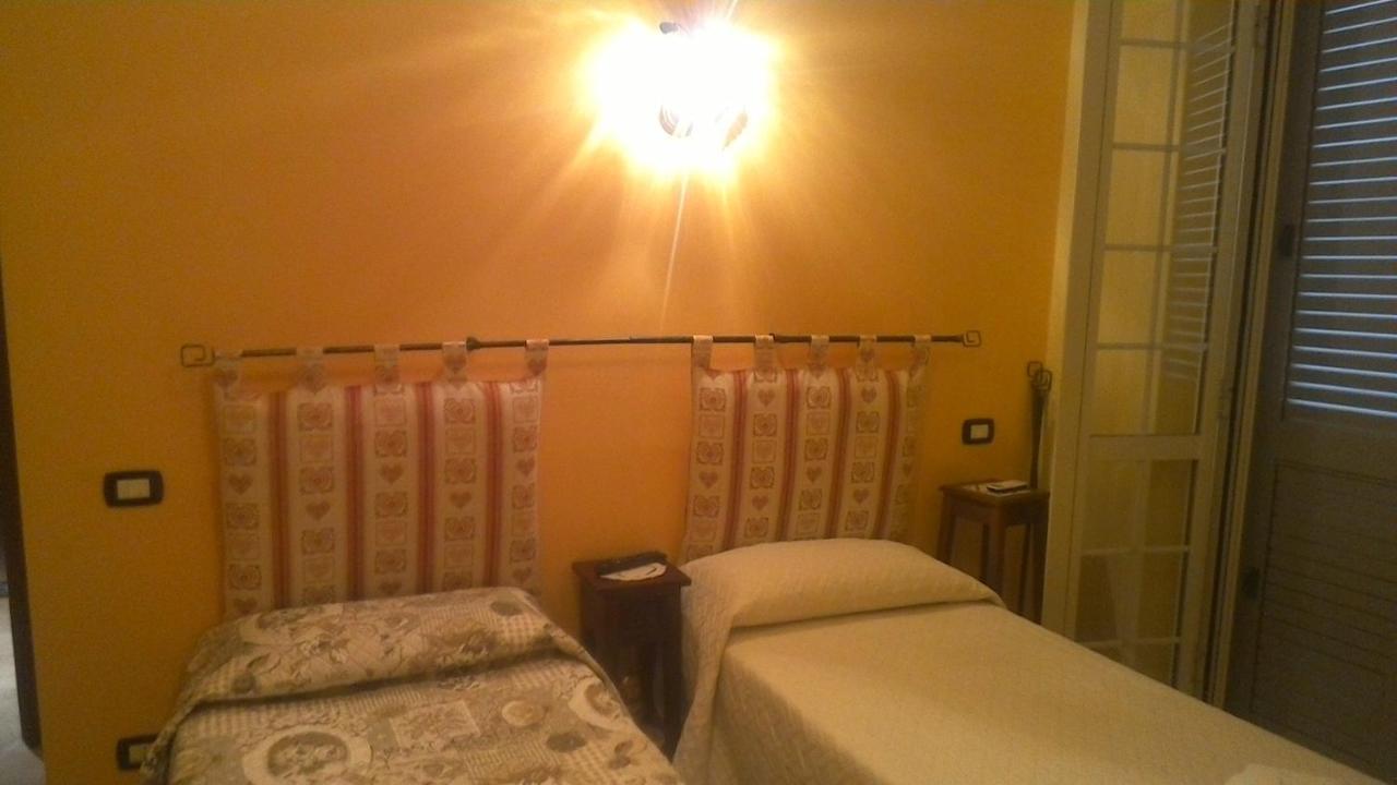 La Bella Ninfa Bed & Breakfast Sermoneta Exterior foto