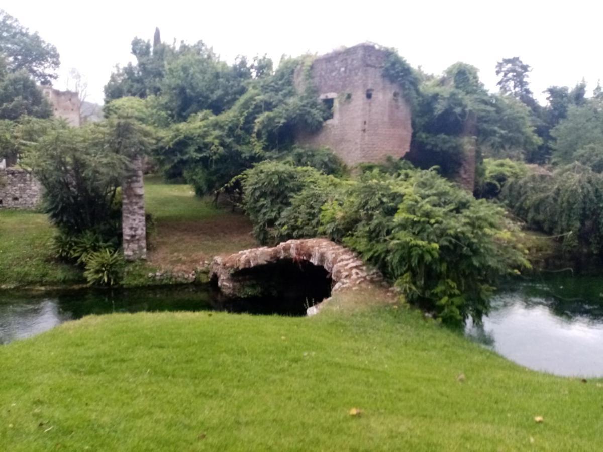La Bella Ninfa Bed & Breakfast Sermoneta Exterior foto
